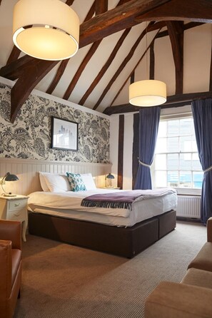 Desk, iron/ironing board, free WiFi, bed sheets - White Hart Hotel by Greene King Inns (Colchester)