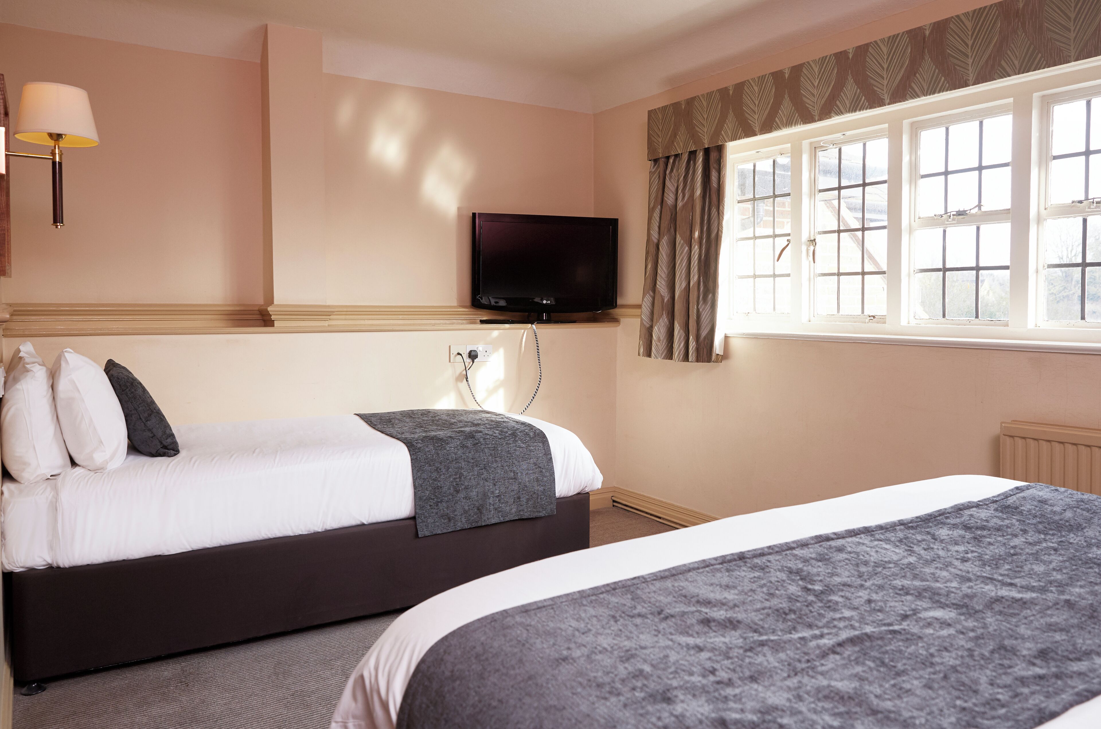 Een strijkplank/strijkijzer, gratis wifi