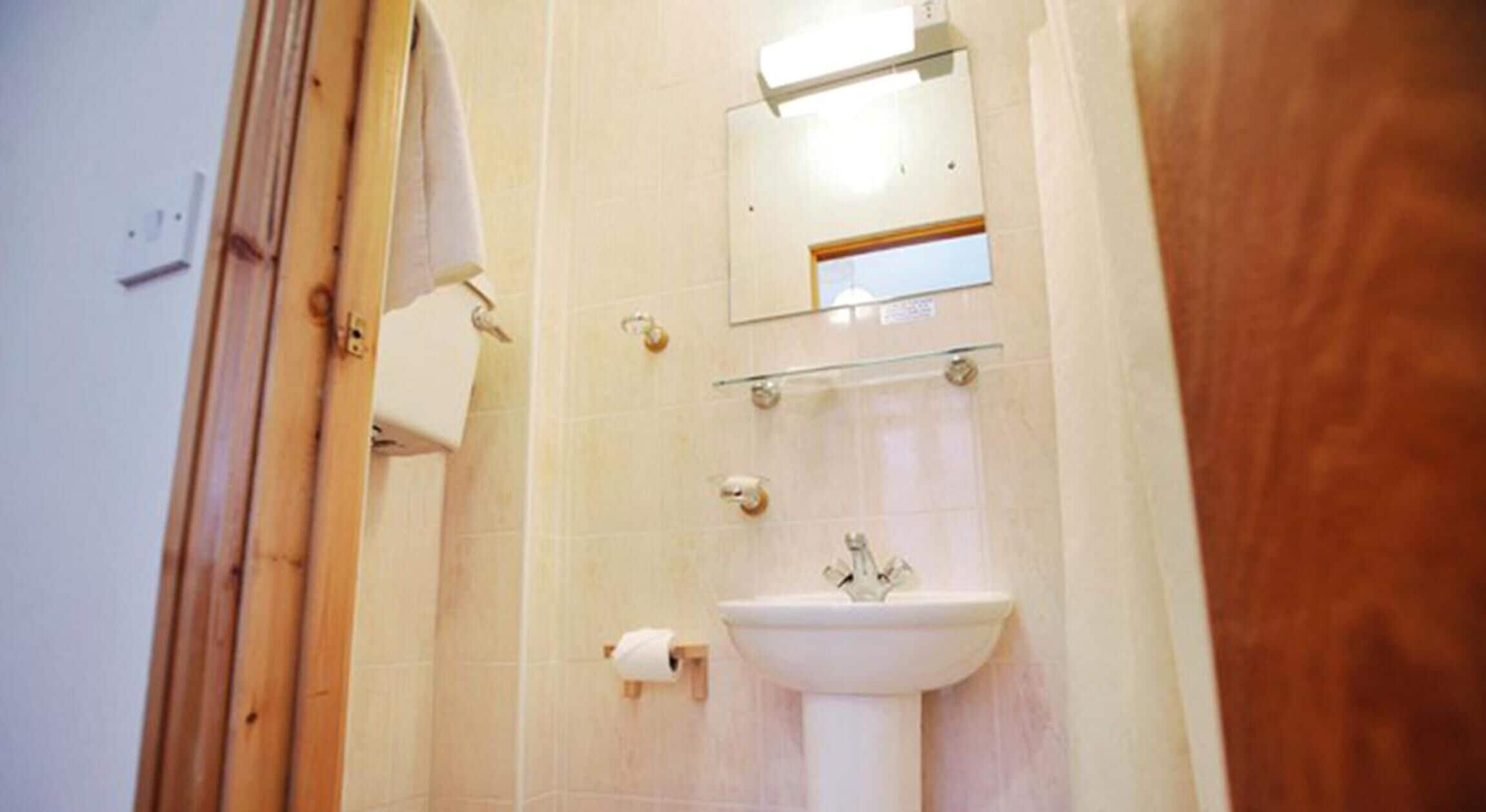 Photo - Elmwood Hotel