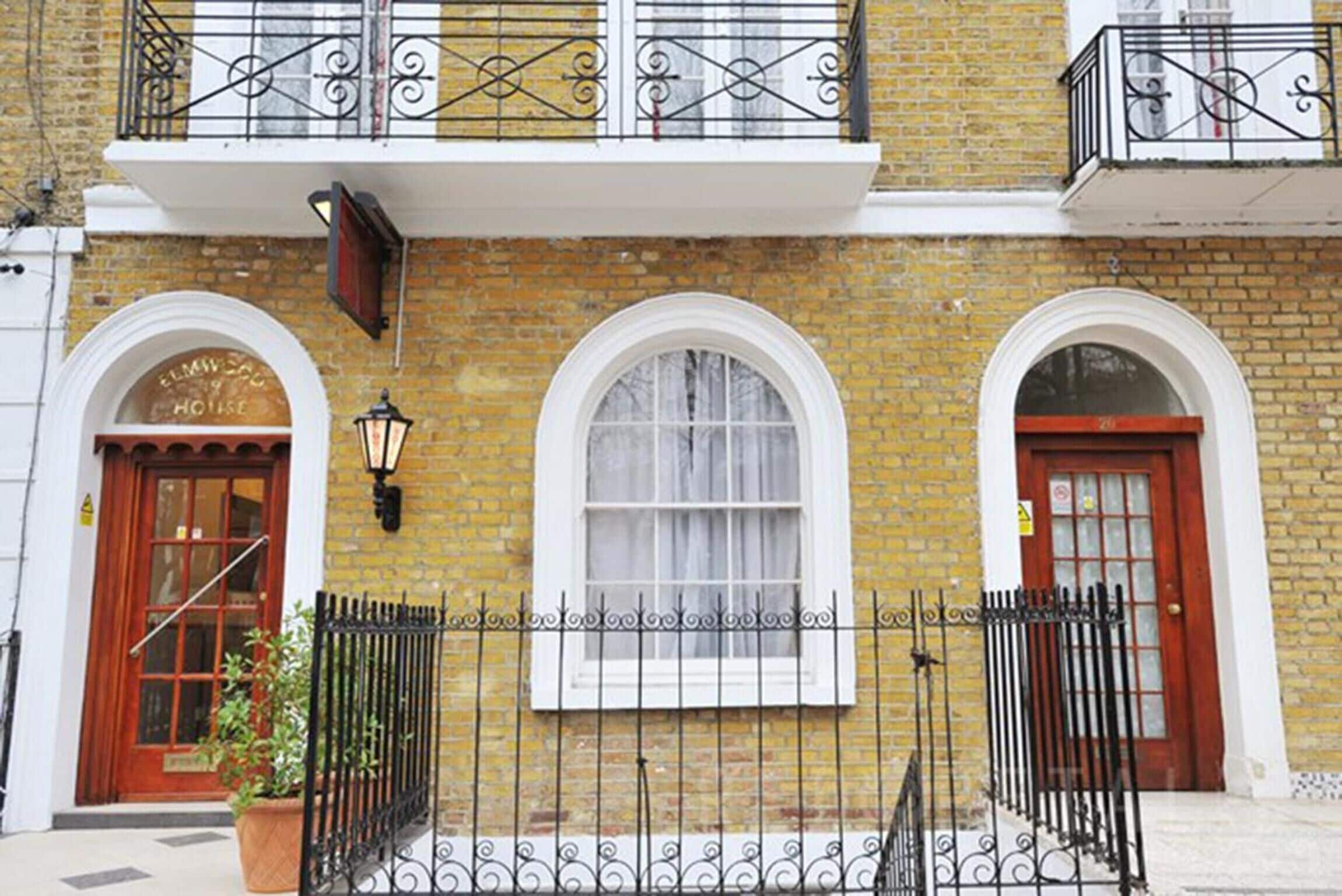 Photo - Elmwood Hotel