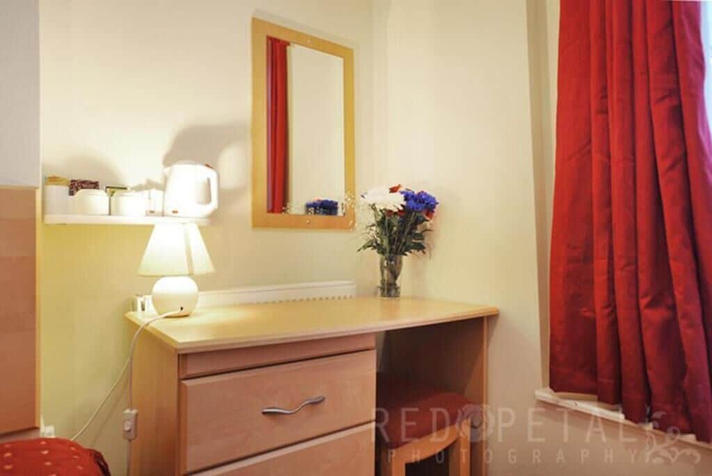 Photo - Elmwood Hotel