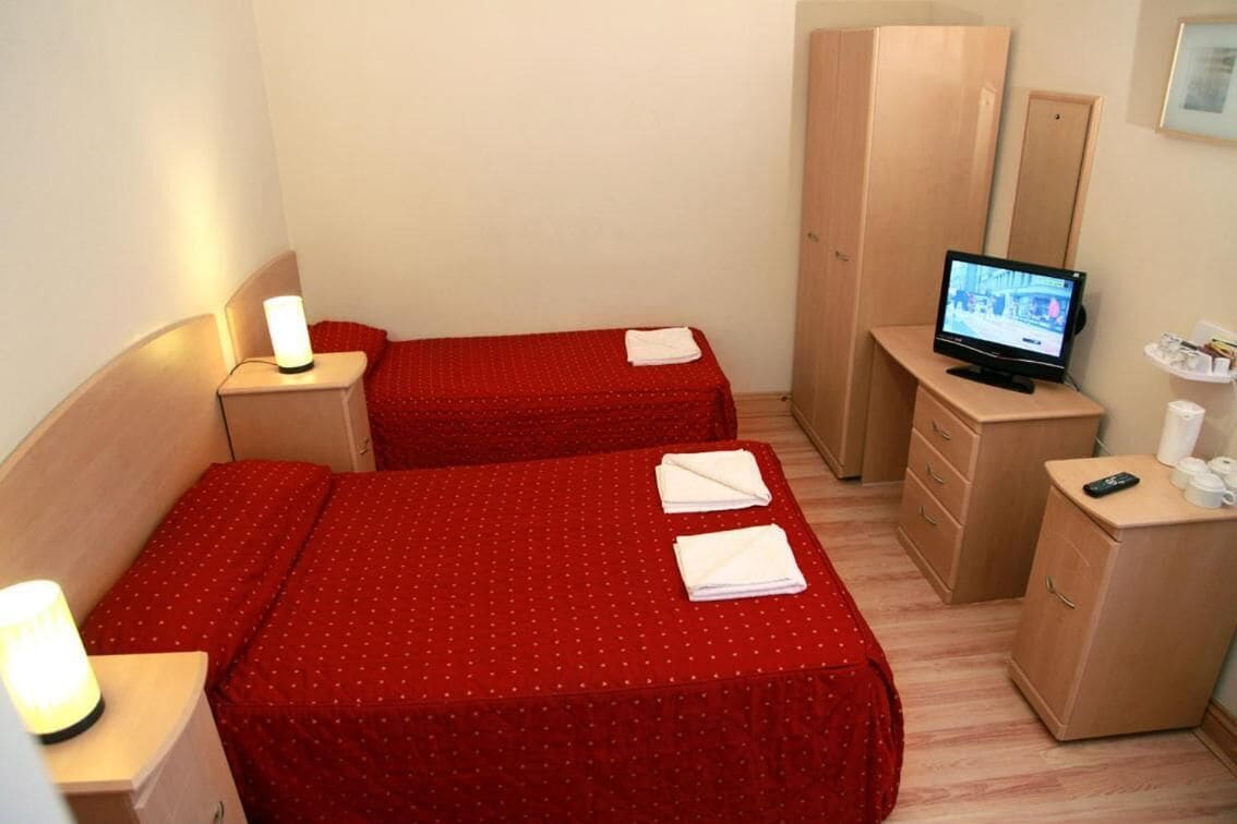 Photo - Elmwood Hotel