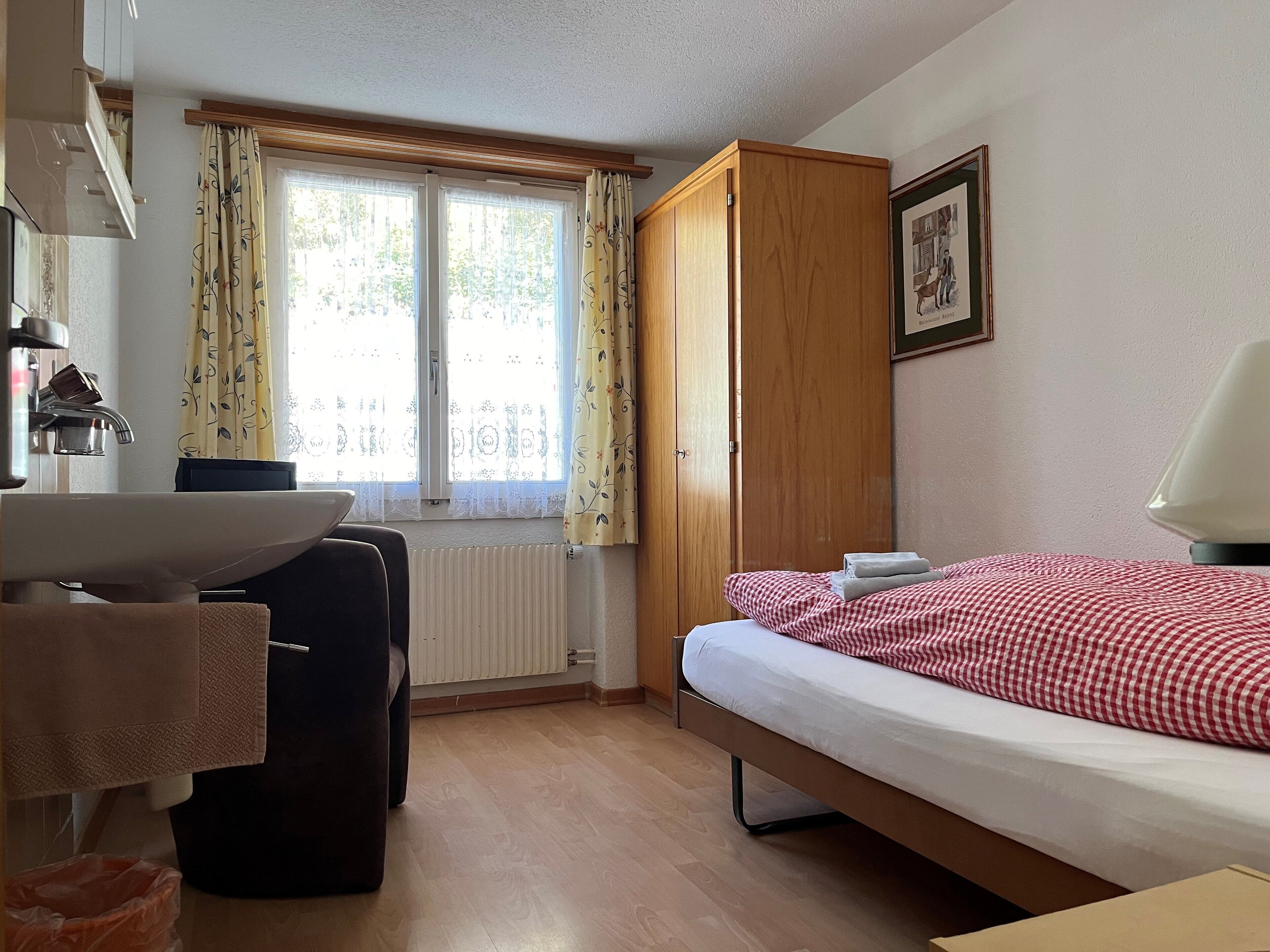 Chambre Simple, non-fumeur, salle de bains commune