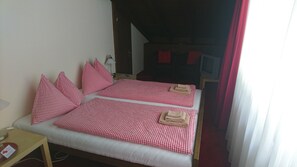 Basic Apartment | In-room safe, free WiFi - Hotel Weisses Kreuz Brienz (Brienz)