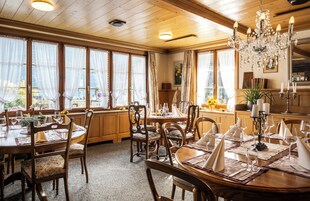 Breakfast served, local and international cuisine, alfresco dining 