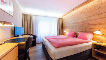 Camera Standard con 2 letti singoli, bagno in camera, vista lago | Una cassaforte in camera, culle/letti per bambini (a pagamento)