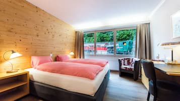 TvÄbÀddsrum - eget badrum | VÀrdeförvaringsskÄp pÄ rummet och gratis wi-fi