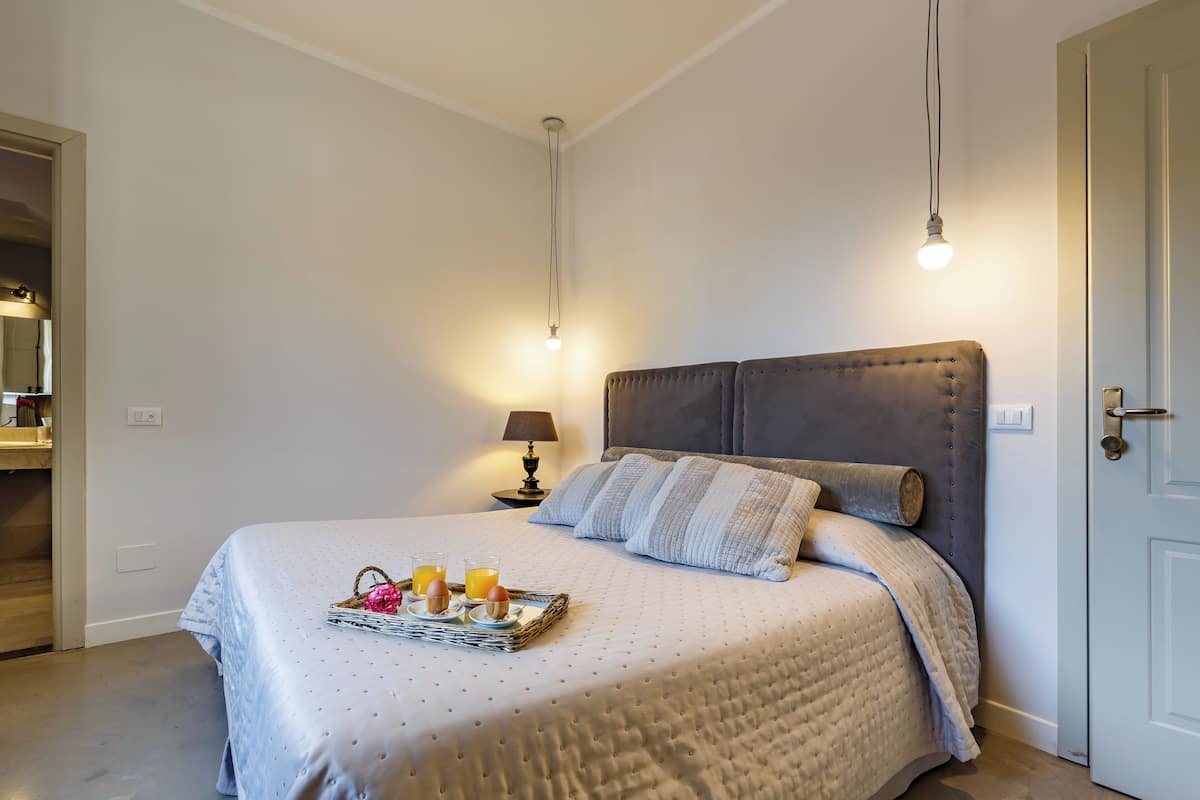 Habitación Confort | Sábanas de algodón egipcio, ropa de cama de alta calidad y edredón 