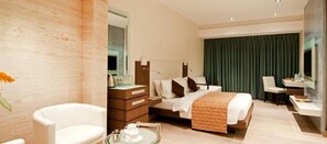 Hypo-allergenic bedding, Select Comfort beds, in-room safe, desk - The Residency Mumbai (GUNDAVALI, ANDHERI)