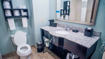 Ducha de hidromassagem, secador de cabelo, toalhas de banho