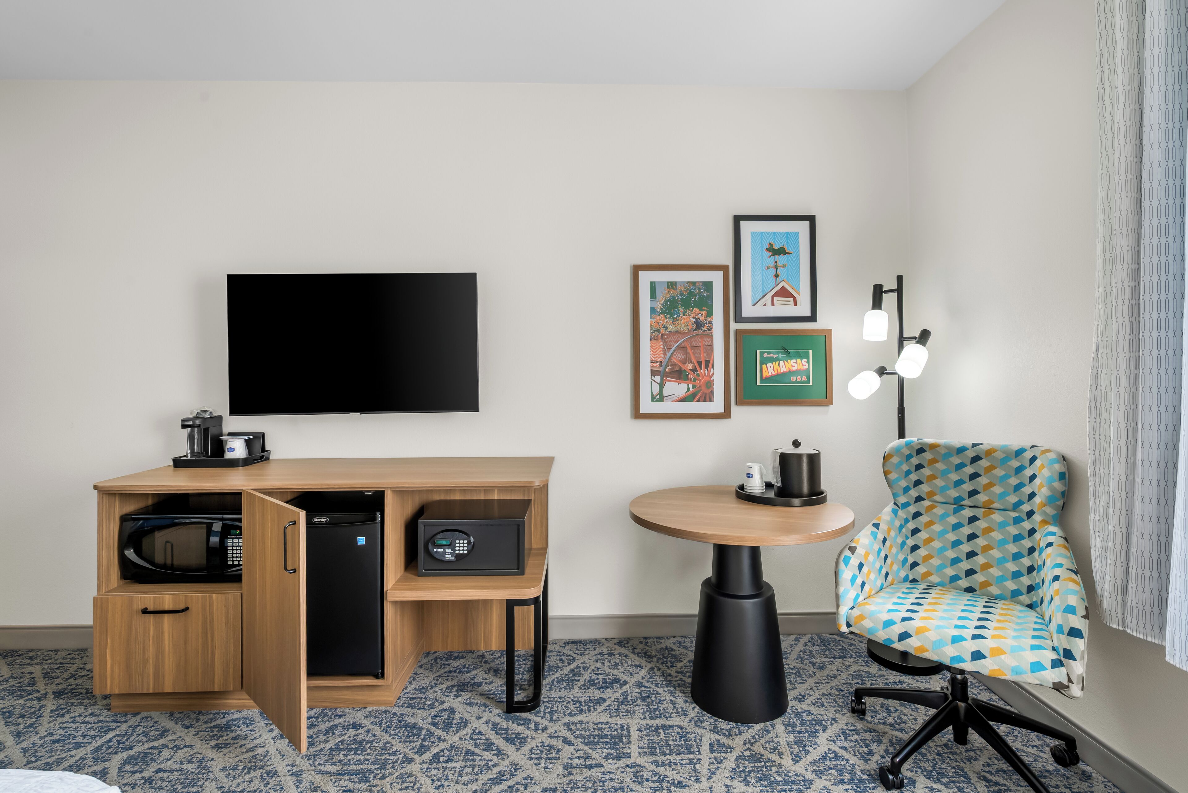 Iron/ironing board, free WiFi, bed sheets, wheelchair access