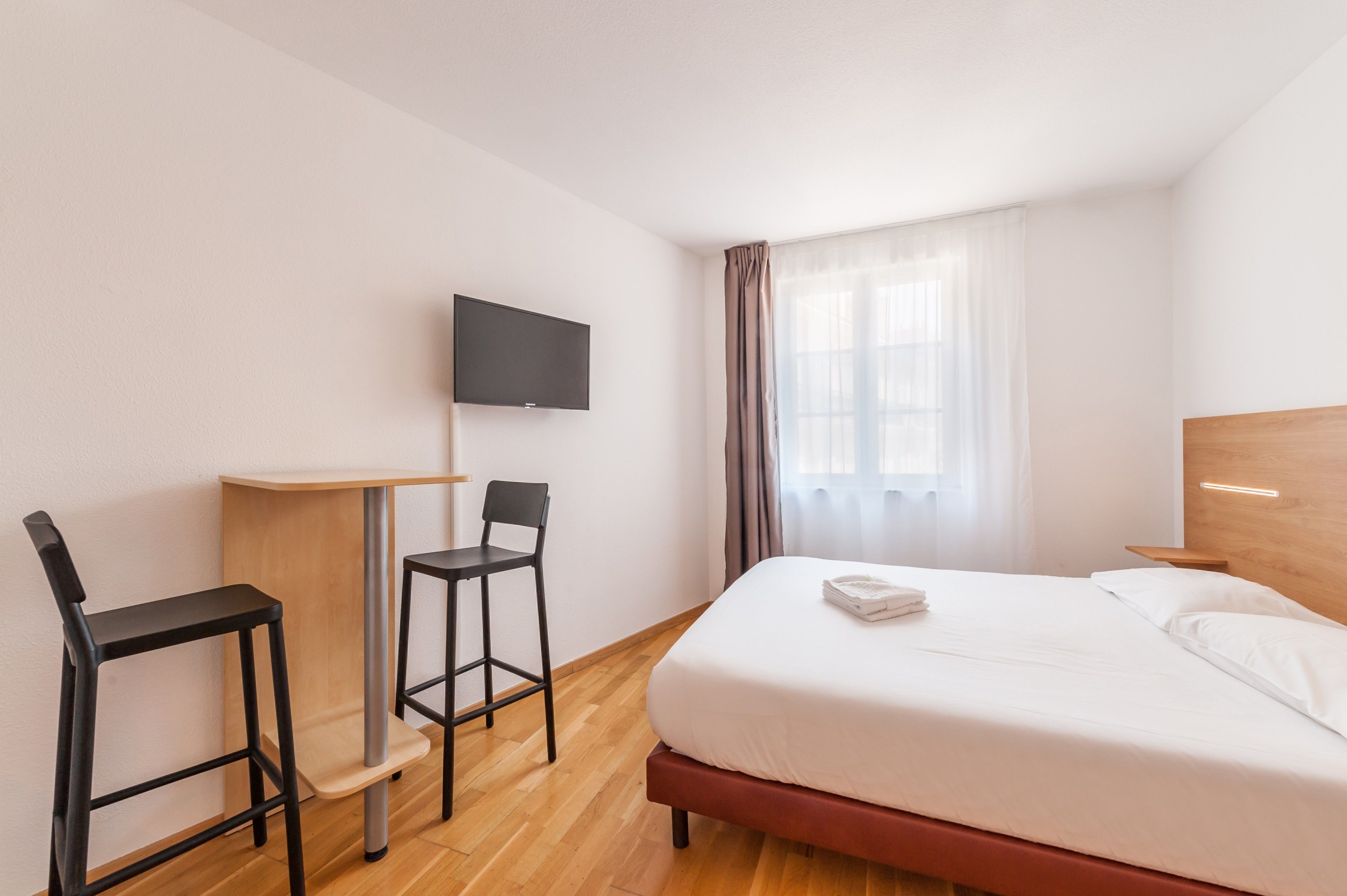 Studio, 1 Double Bed | Premium bedding, in-room safe, desk, iron/ironing board (on request)
