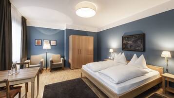 Quarto casal superior | 1 quarto, edredons de pluma, frigobar, cofres nos quartos