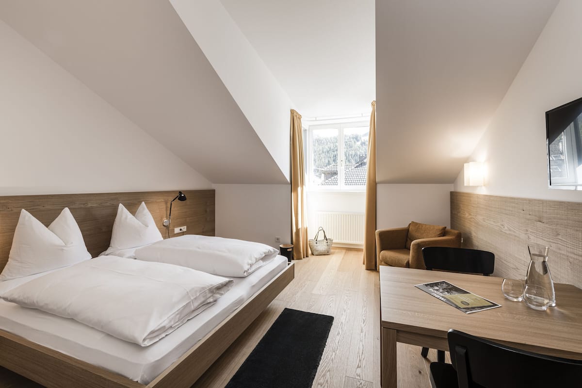 comfort double room | down duvets, minibar, in-room safe, desk