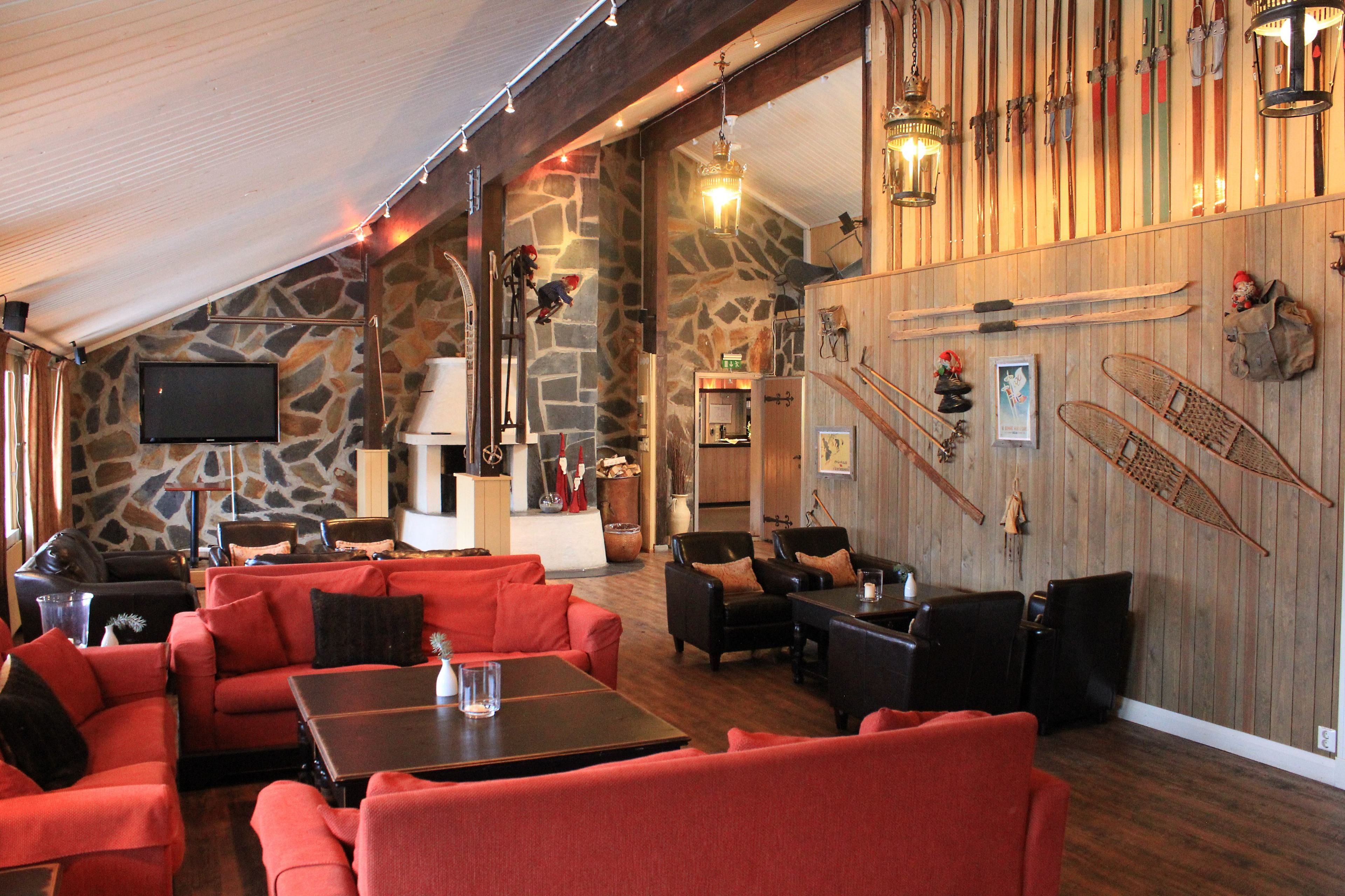 Lobby lounge
