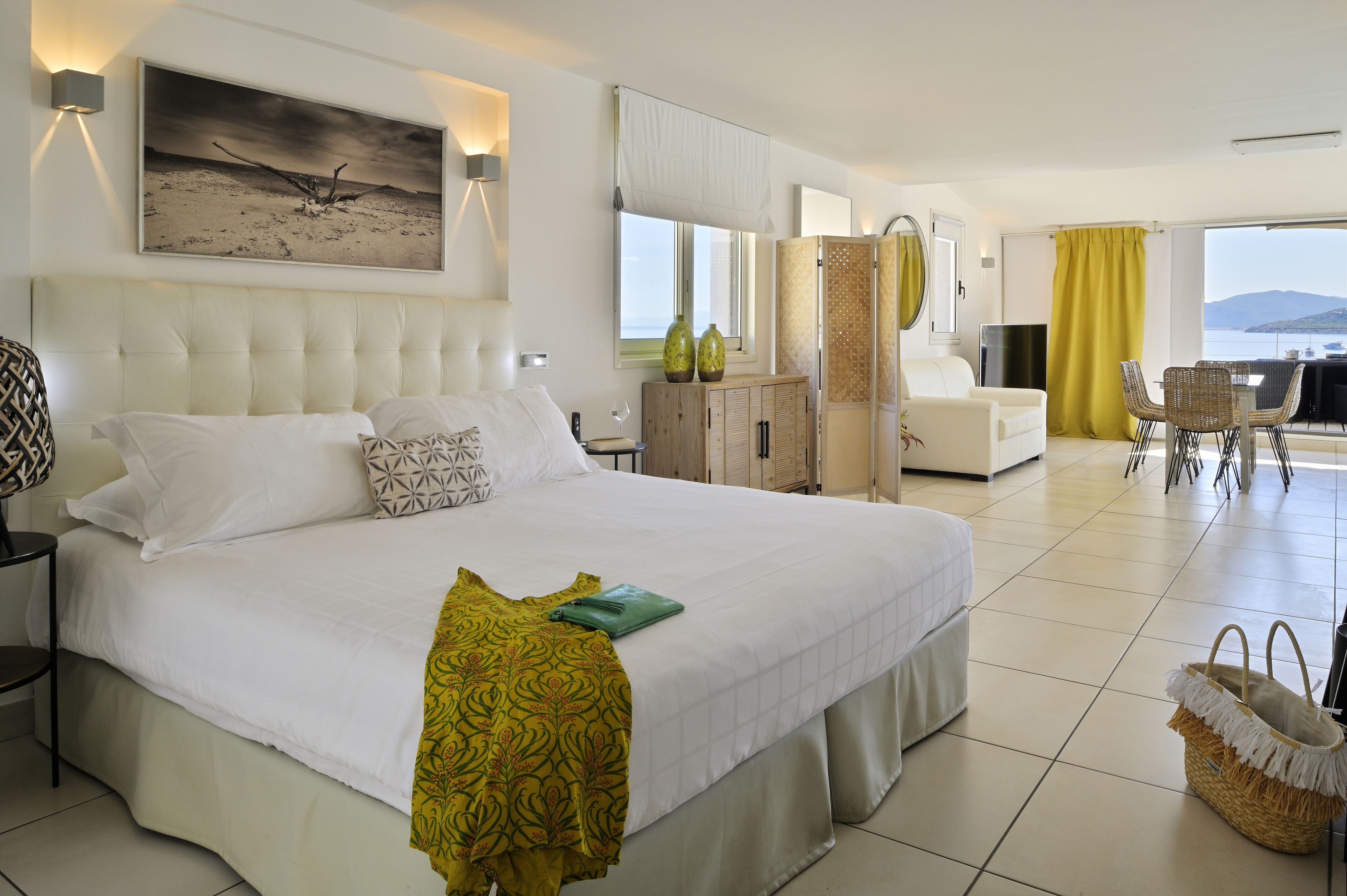 suite | minibar, in-room safe, individually furnished, desk