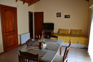 Apartment | Minibar, free WiFi, bed sheets - Alto Verde Hosteria (El Calafate)