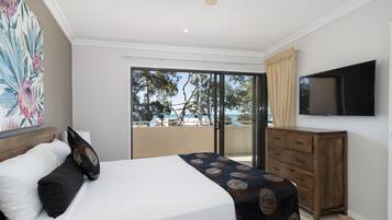 ์คํ ๋ค๋ ์ํํธ, ์นจ์ค ์ฌ๋ฌ ๊ฐ, ๊ธ์ฐ, ์ฃผ๋ฐฉ (3 Bdrm Ocean View - Lift) | ๊ฐ์ค ๋ด ๊ธ๊ณ , ๊ฐ๊ฐ ๋ค๋ฅธ ์คํ์ผ์ ์ธํ
๋ฆฌ์ด, ๊ฐ๊ฐ ๋ค๋ฅด๊ฒ ๊ฐ๊ตฌ ๋น์น, ๋ค๋ฆฌ๋ฏธ/๋ค๋ฆฌ๋ฏธํ