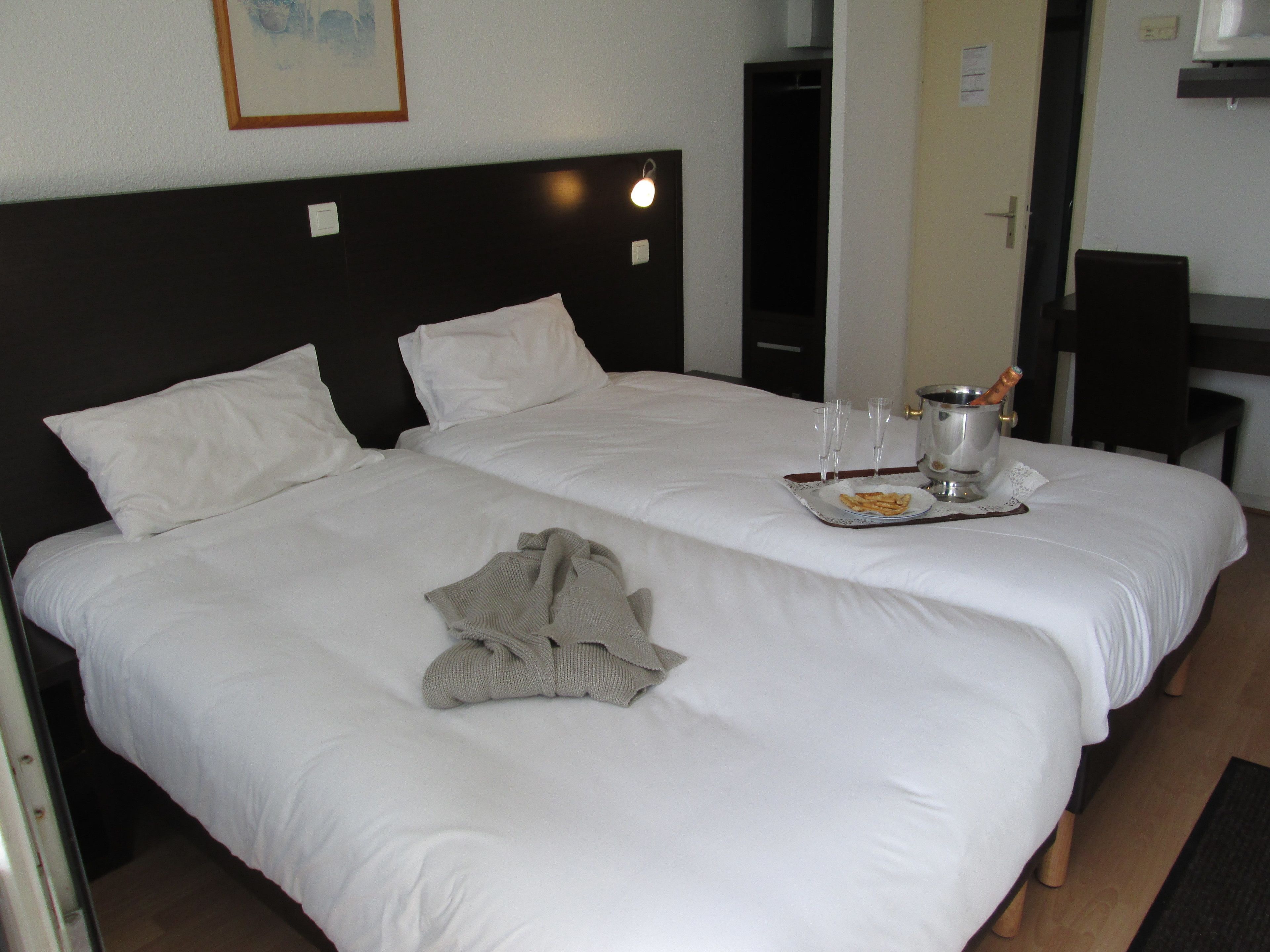double room | 1 bedroom, select comfort beds, individually furnished, desk