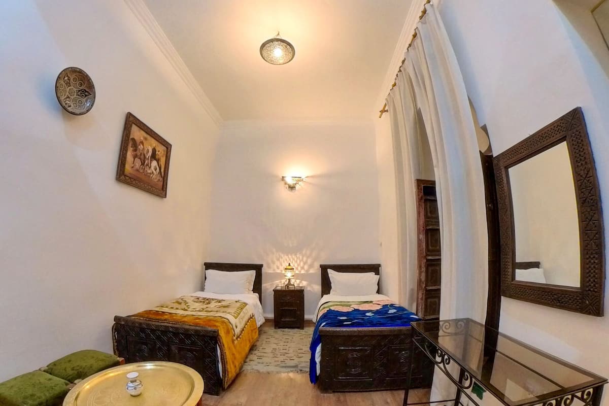 Twin Room (Warda)