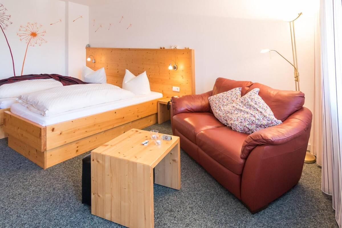 premium bedding, down duvets, free minibar, in-room safe