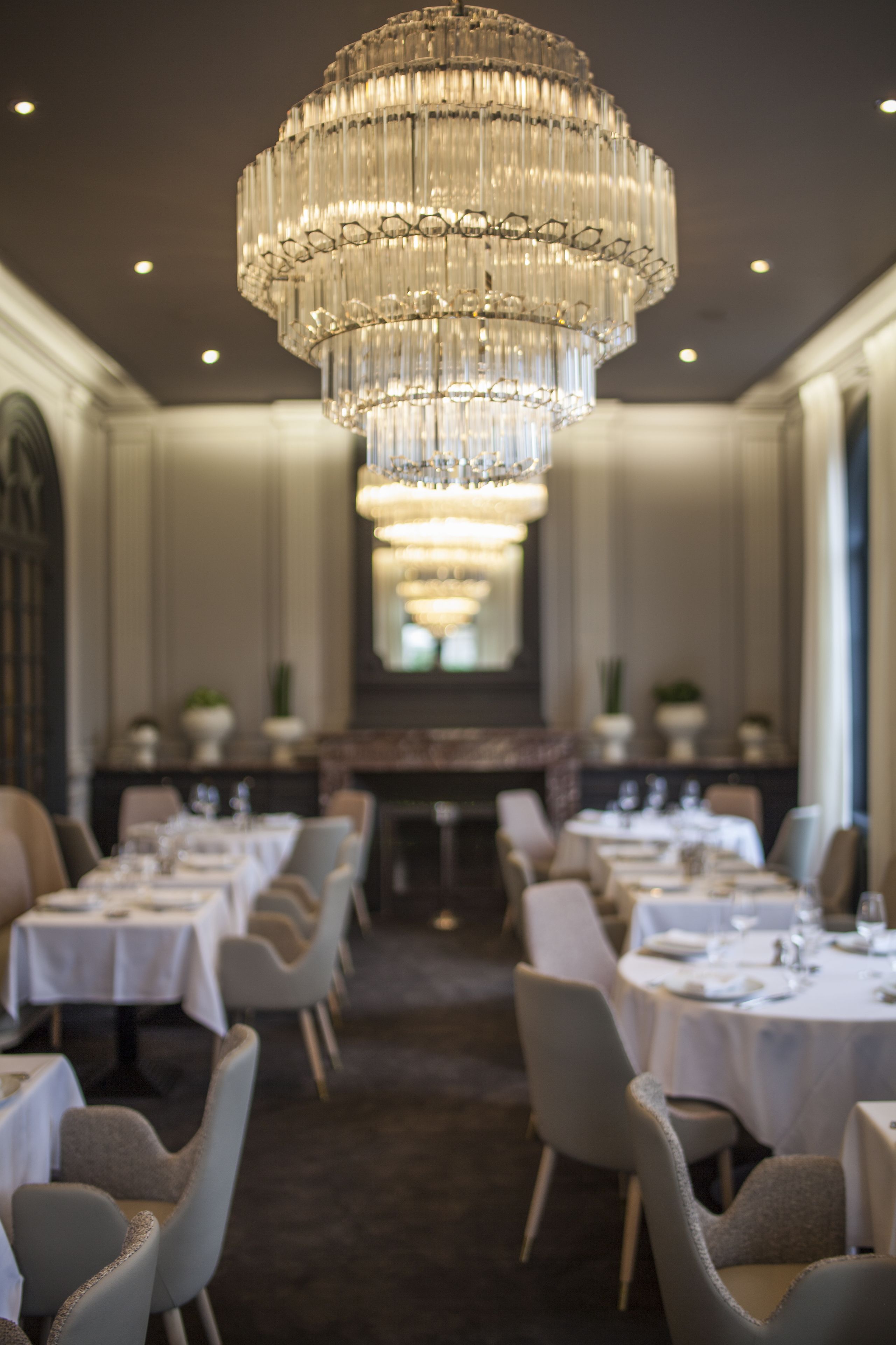 Déjeuner et dîner servis sur place