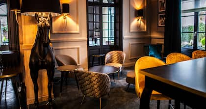 The Originals Boutique, La Maison Rouge