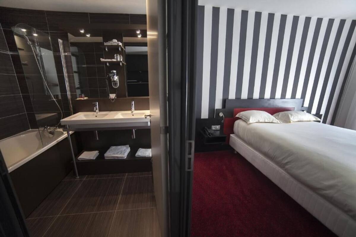 Minibar, Zimmersafe, Schreibtisch, schallisolierte Zimmer