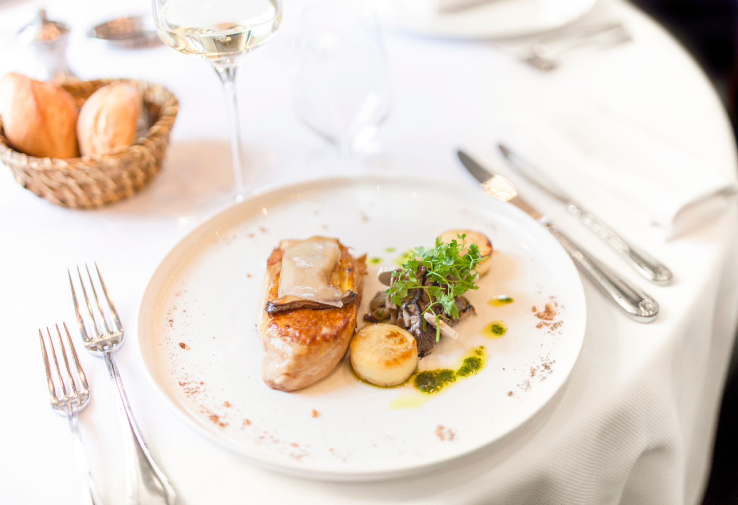 lunch and dinner served, french cuisine