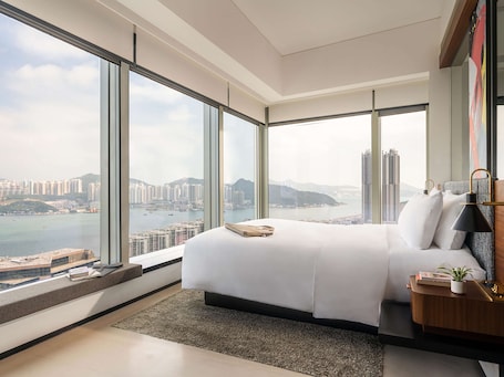 Room, 1 King Bed, Corner (Harbour Corner) | Premium bedding, in-room safe, desk, blackout drapes