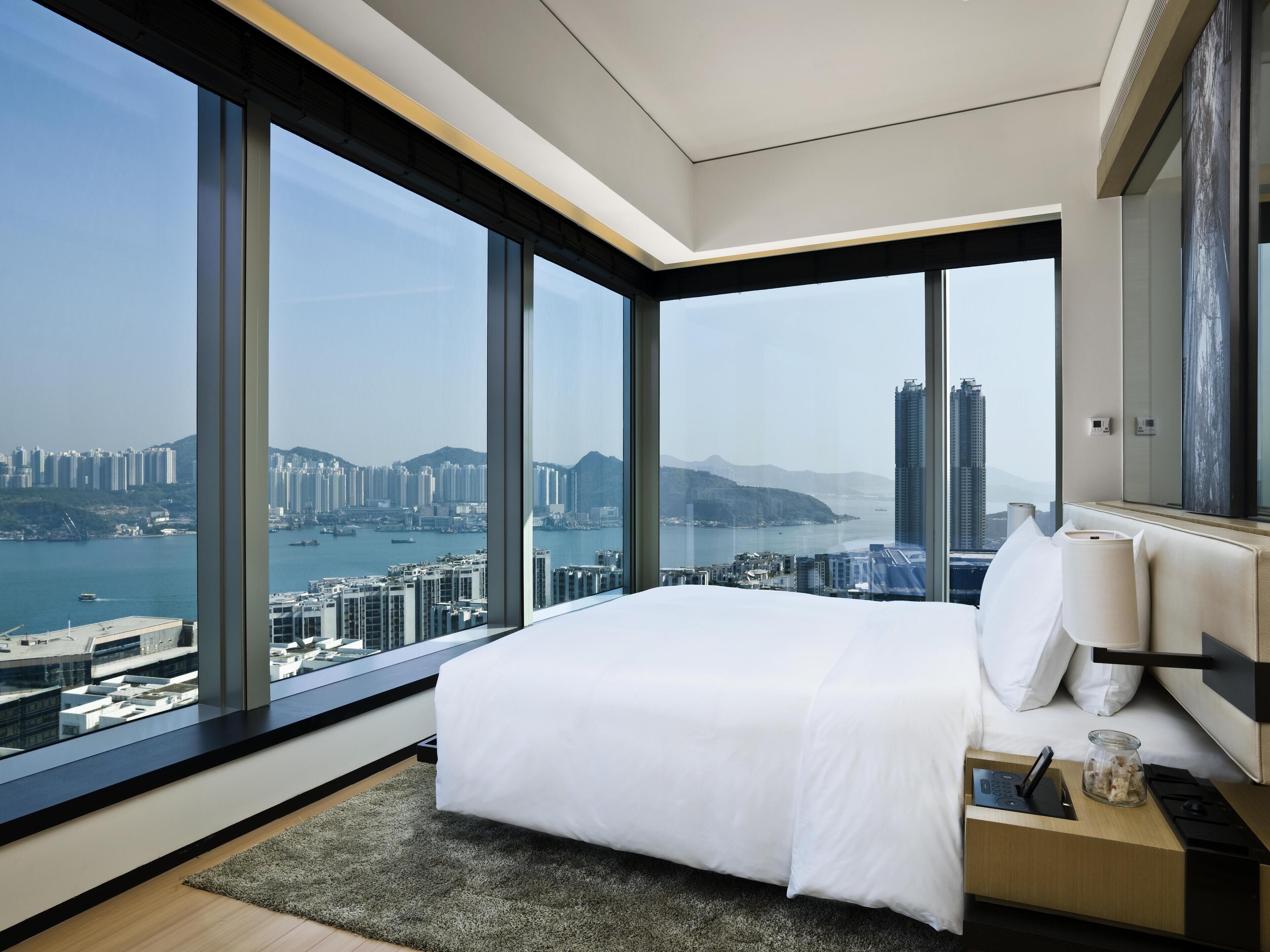 Premium bedding, in-room safe, desk, blackout drapes