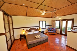 Premium bedding, in-room safe, iron/ironing board, cots/infant beds - Bali Hai Resort & Spa (Cable Beach)