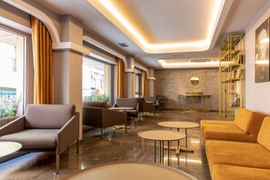 Coin salon dans le hall