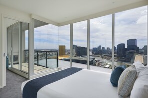 Minibar, desk, blackout drapes, iron/ironing board - City Tempo - Whiteman St (Southbank)