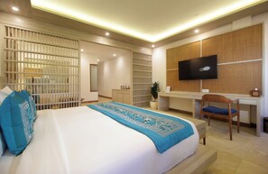 Ropa de cama de alta calidad, cubrecamas y minibar 