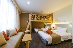 Luxe beddengoed, een bureau, verduisterende gordijnen