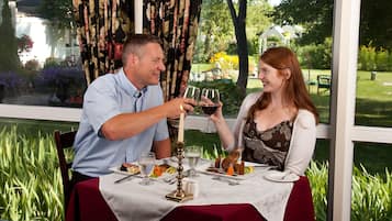 Breakfast, lunch and dinner served