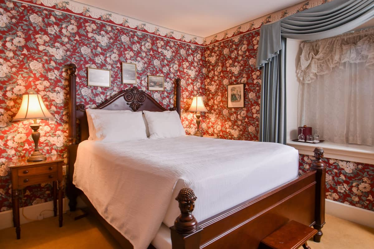 Standard Room | 1 bedroom, Egyptian cotton sheets, hypo-allergenic bedding