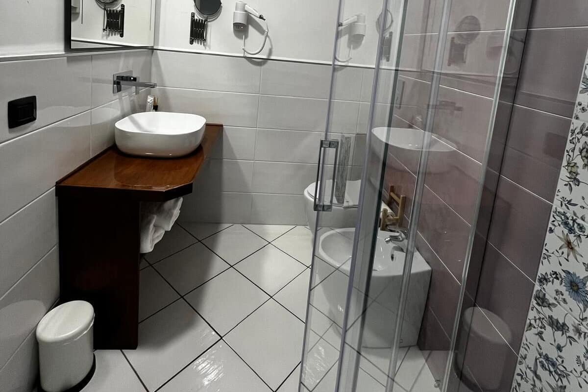 Economy Room | Desk, blackout drapes, free WiFi, wheelchair access