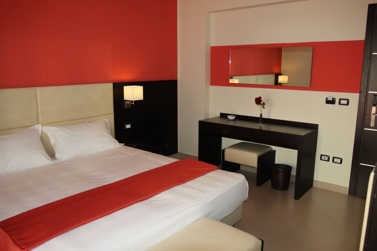 1 bedroom, minibar, in-room safe, desk