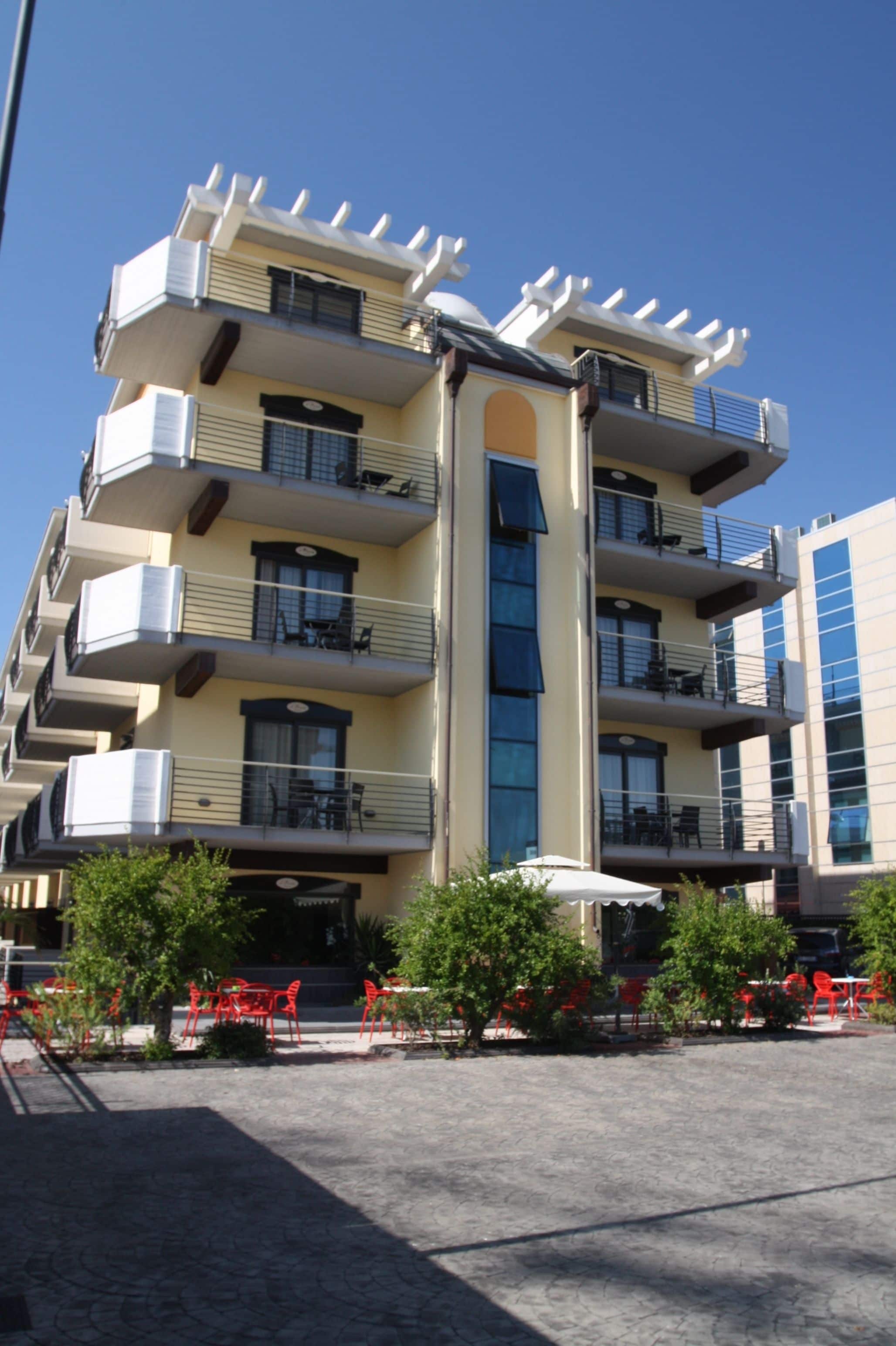 Family Room | Street view