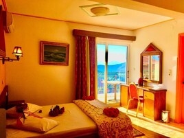 Chambre Double ou avec lits jumeaux, vue mer | Coffres-forts dans les chambres, Wi-Fi gratuit