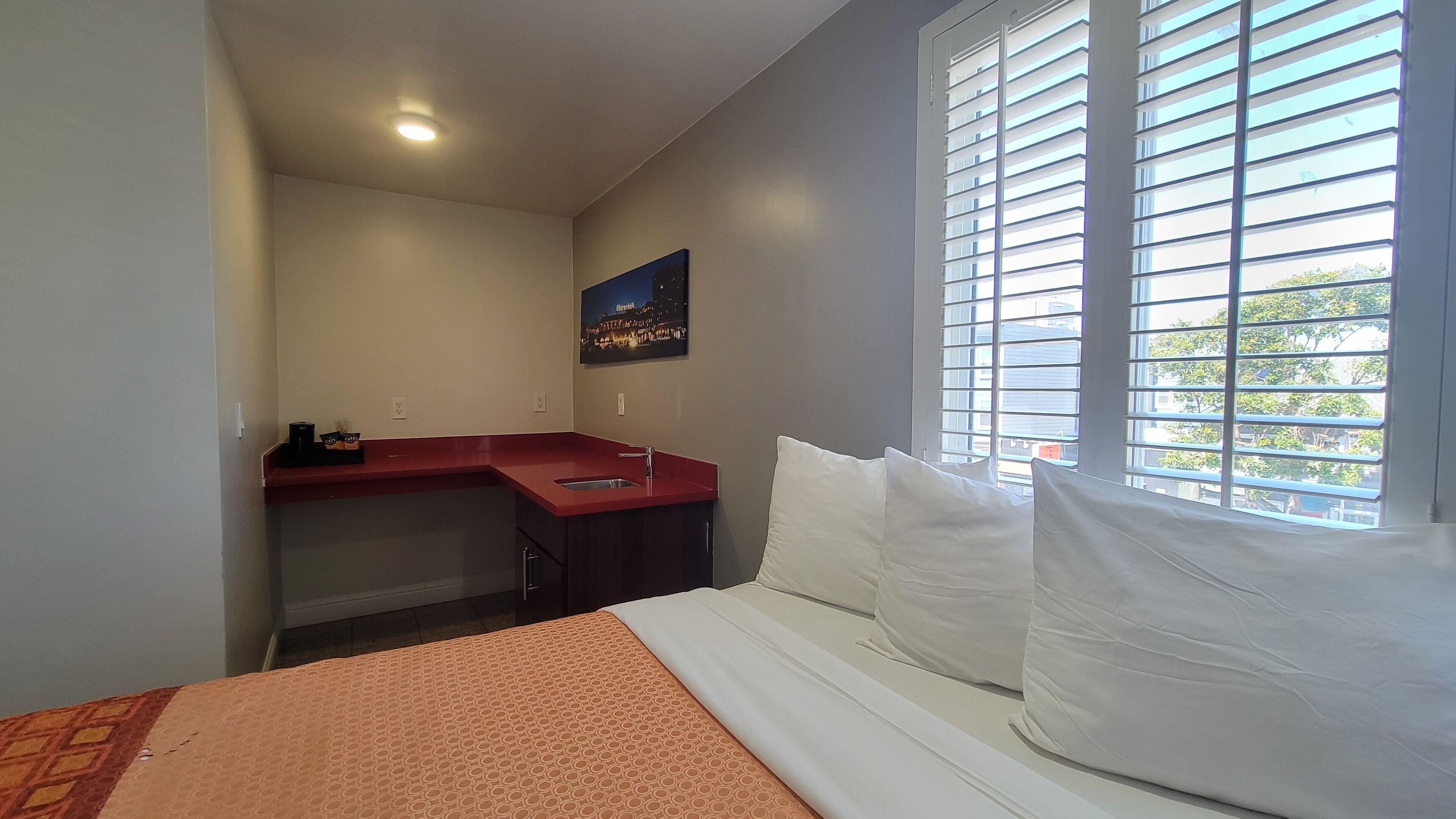 Photo - Presidio Parkway Inn