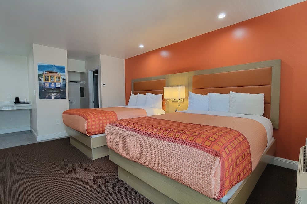 Presidio Parkway Inn
