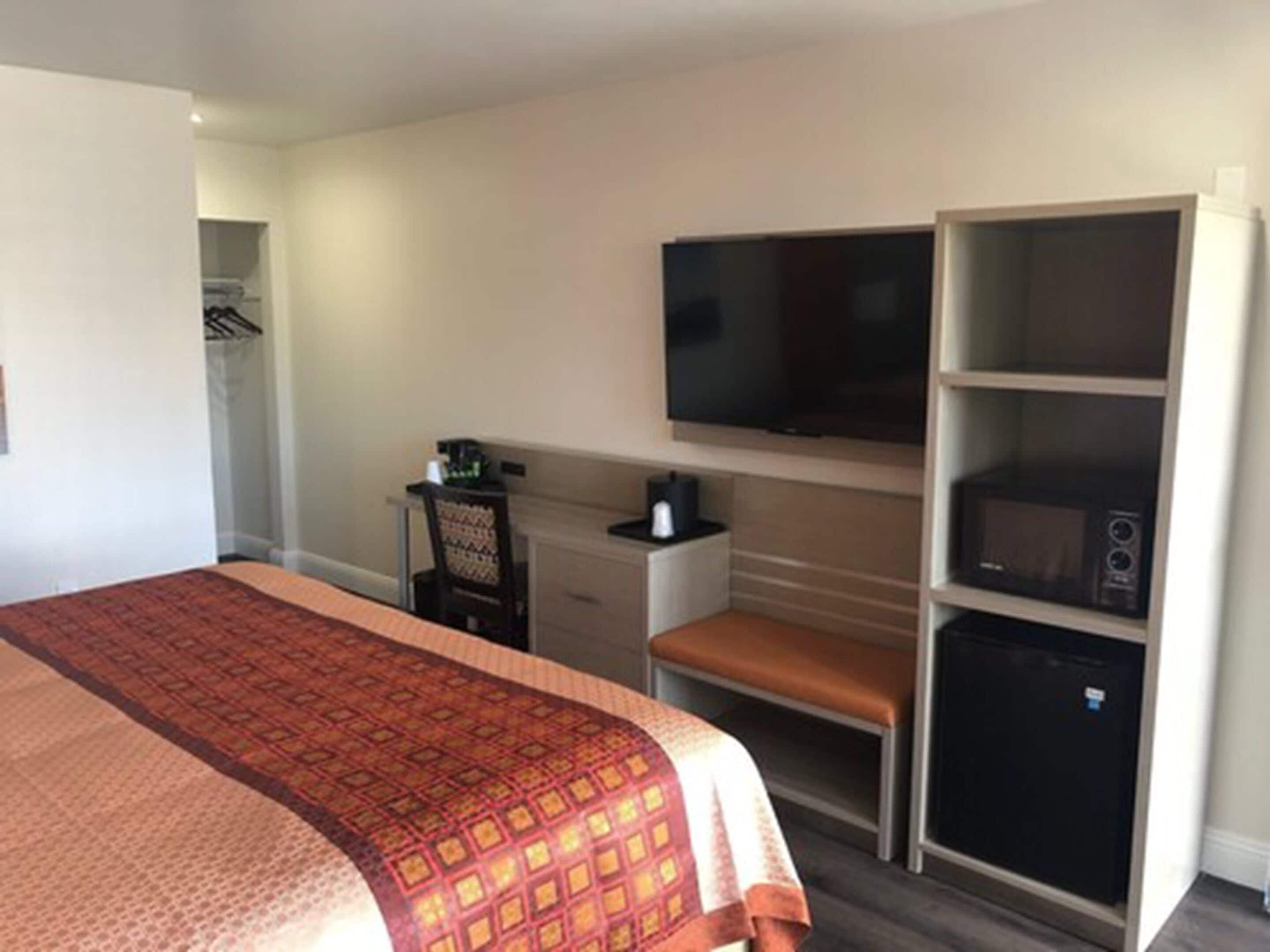 Photo - Presidio Parkway Inn