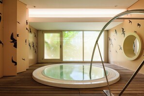 Espace de soins pour les couples, sauna, soins corporels, bains de boue