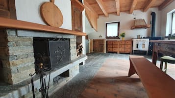 Panoramic-Chalet | Wohnbereich | Flachbildfernseher