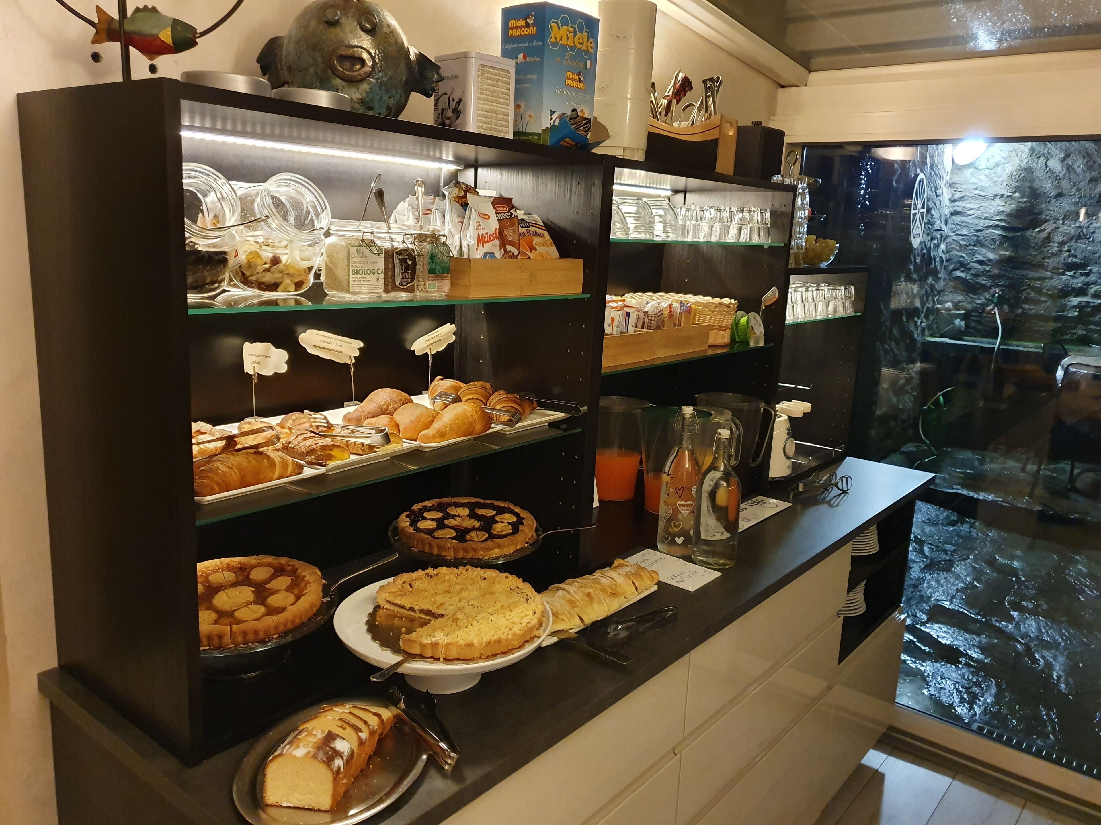 daily buffet breakfast (eur 9 per person)