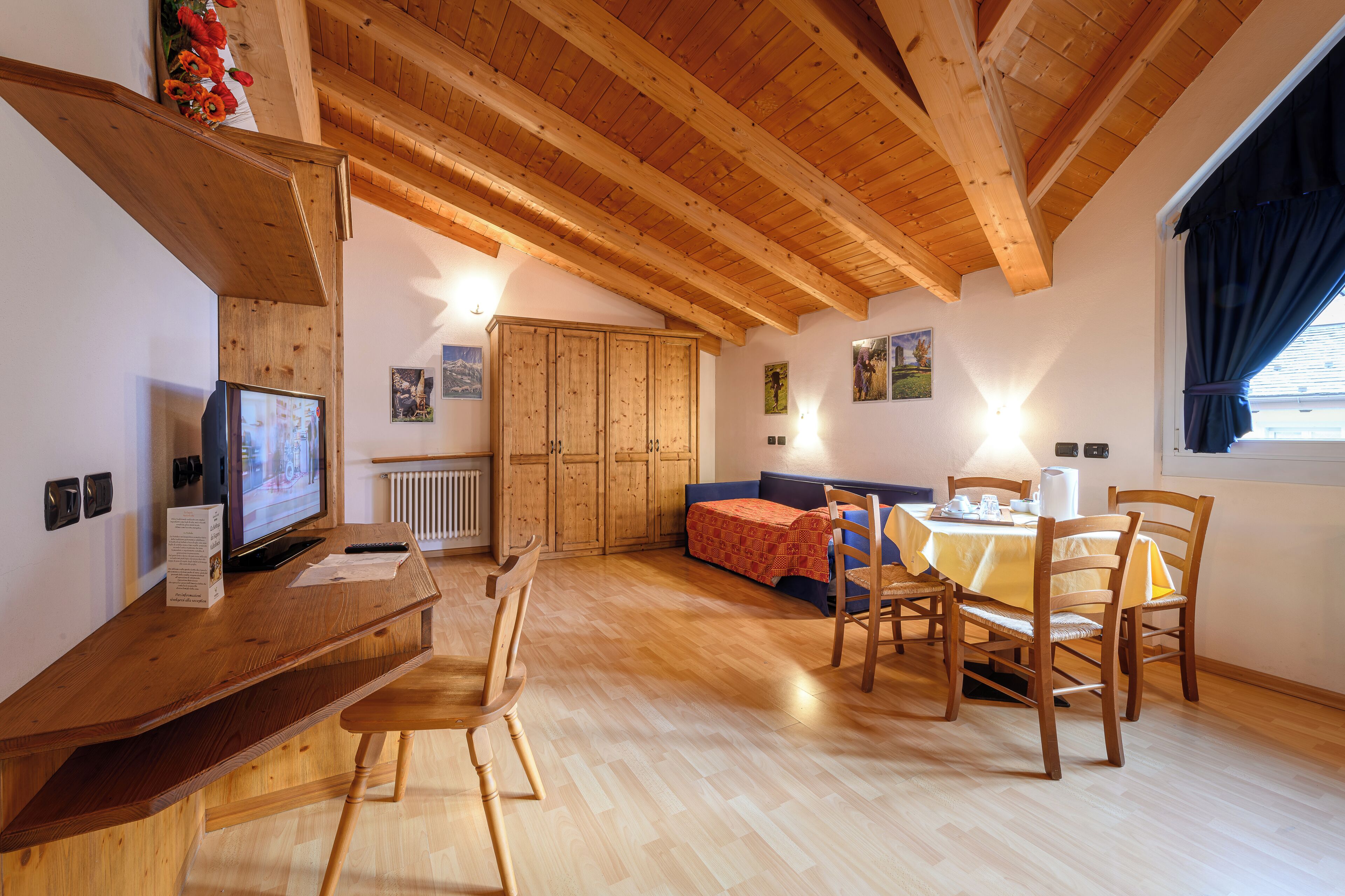 Familienzimmer, 1 Schlafzimmer, eigenes Bad, Annex (Elevator) | Individuell dekoriert, individuell eingerichtet, Verdunkelungsvorhänge