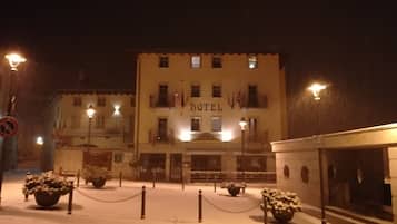 Esterni